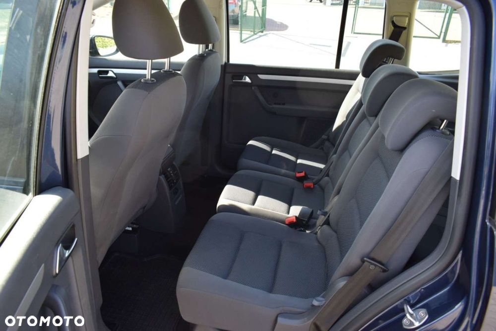 Volkswagen Touran - 19