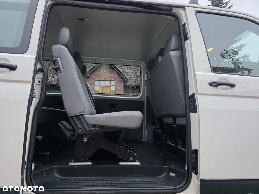 Volkswagen Transporter Shuttle L1 - 12