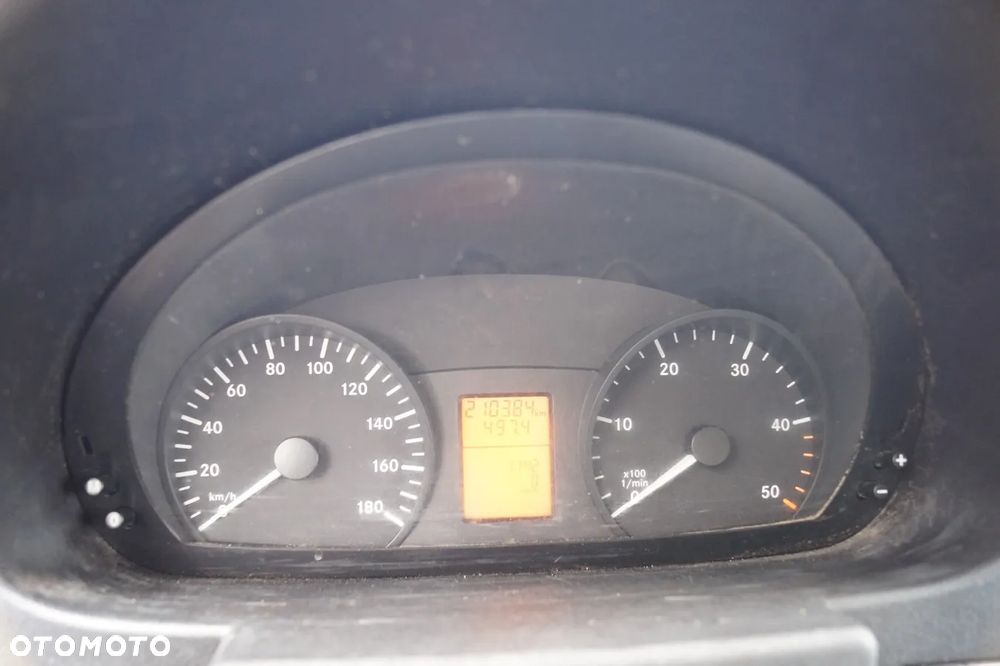 Mercedes-Benz Sprinter - 23