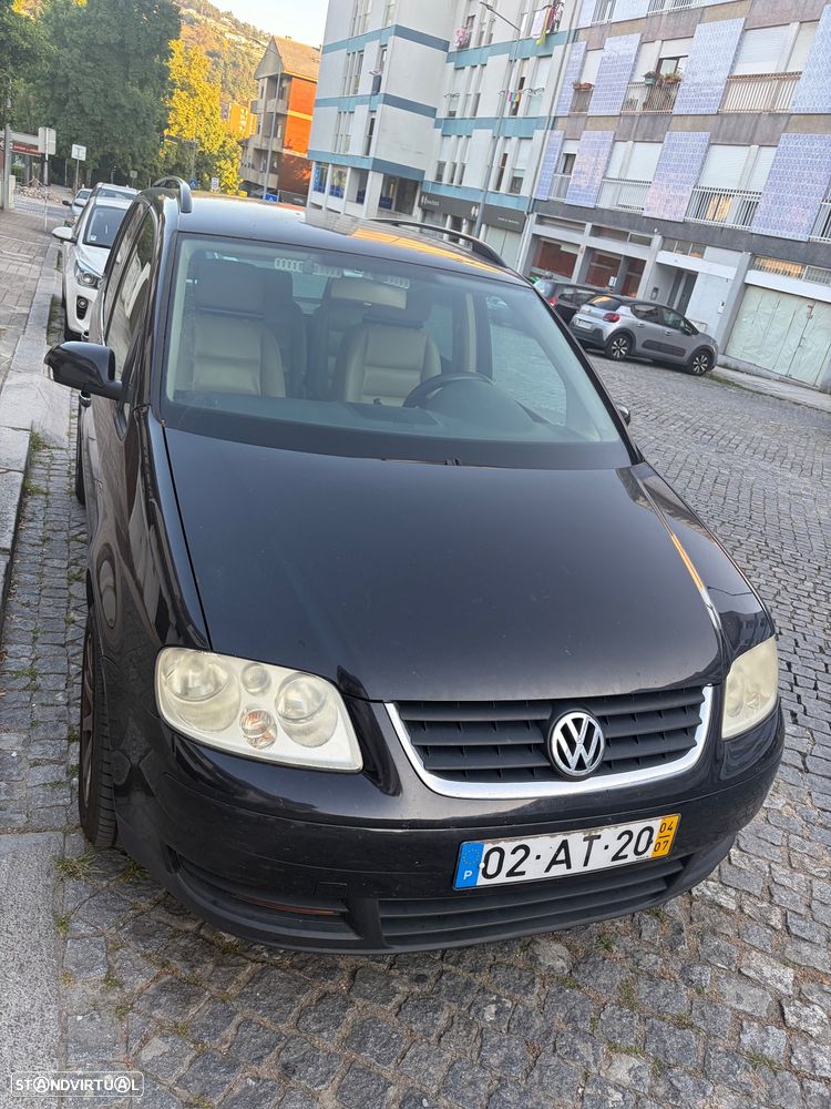 VW Touran 2.0 TDI Highline 5L - 1
