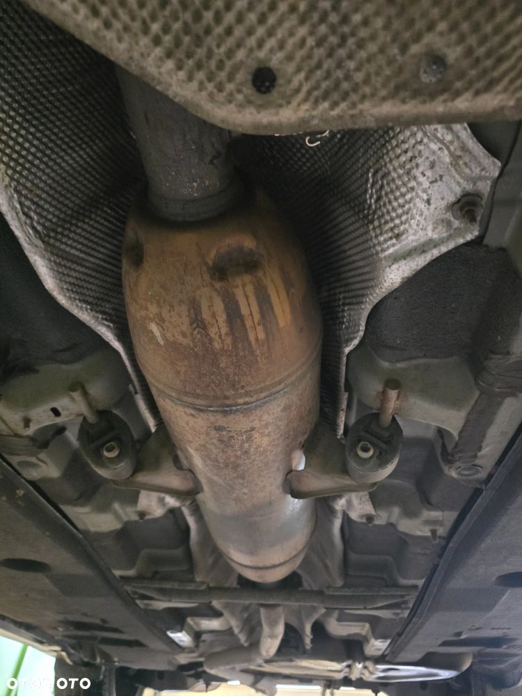 Toyota Avensis 1.8 Executive - 35