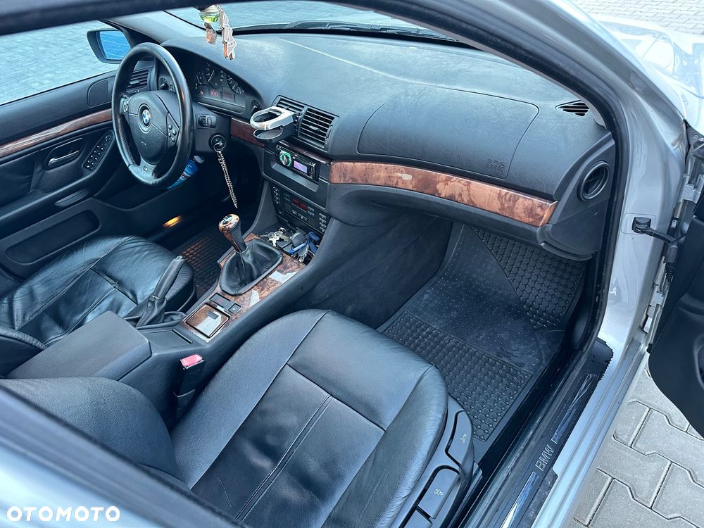 BMW Seria 5 520i - 10
