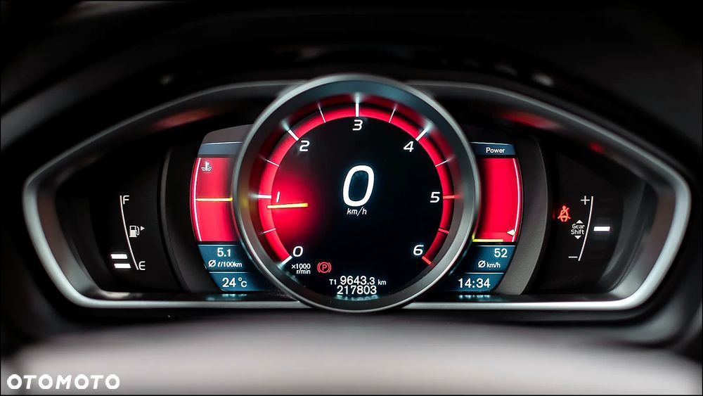 Volvo V40 Cross Country - 20