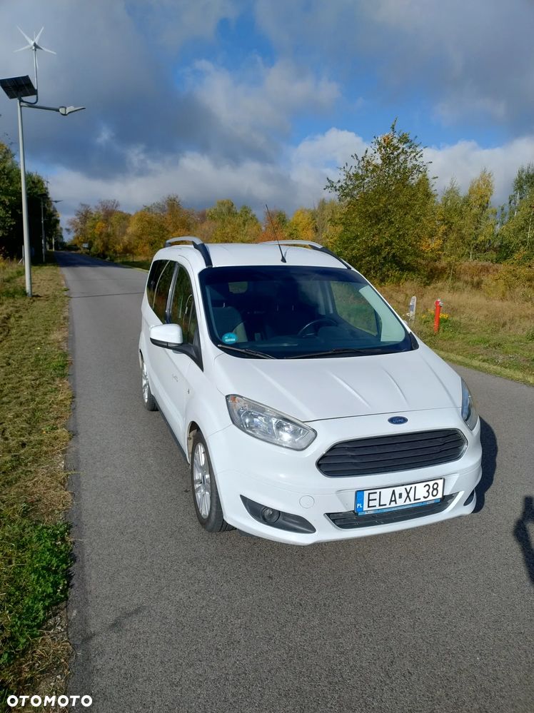 Ford Tourneo Courier 1.0 EcoBoost S&S Titanium - 8