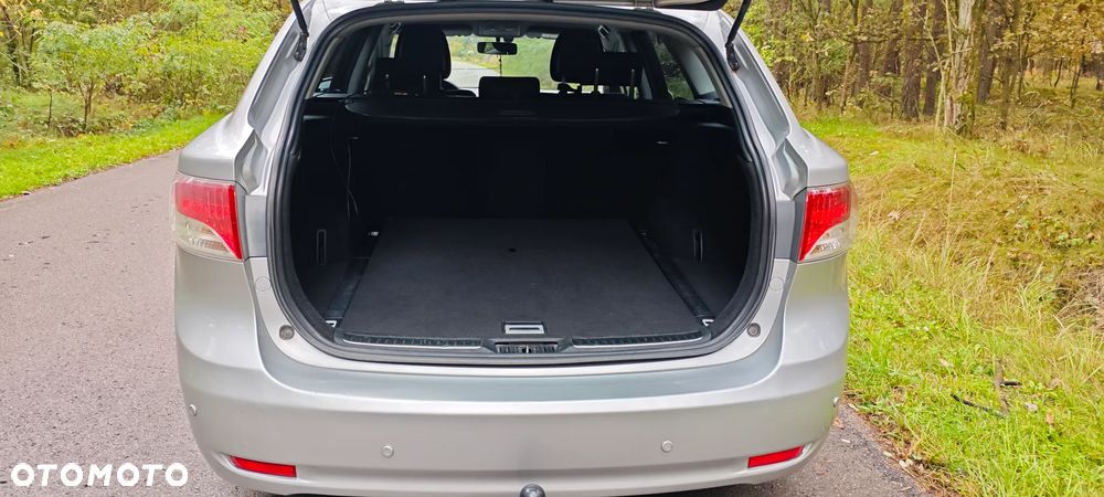 Toyota Avensis Combi 1.8 Sol - 7