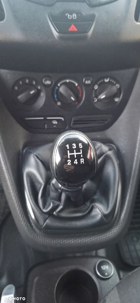 Ford TRANSIT CONNECT - 25