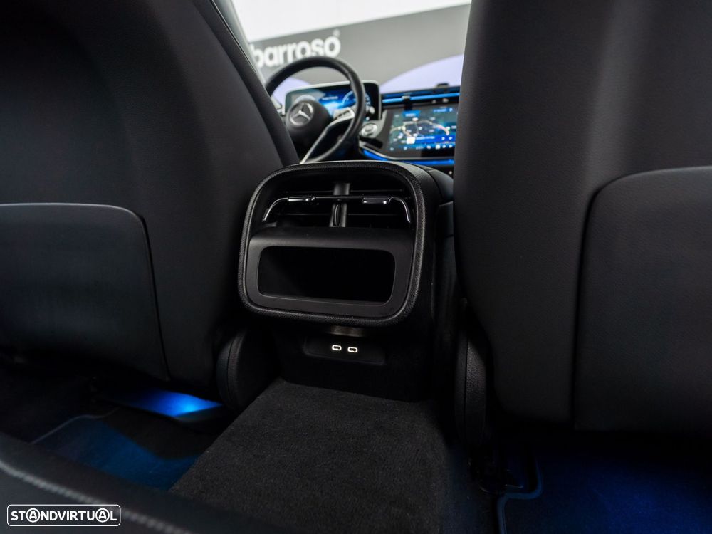 Mercedes-Benz E 300 - 53