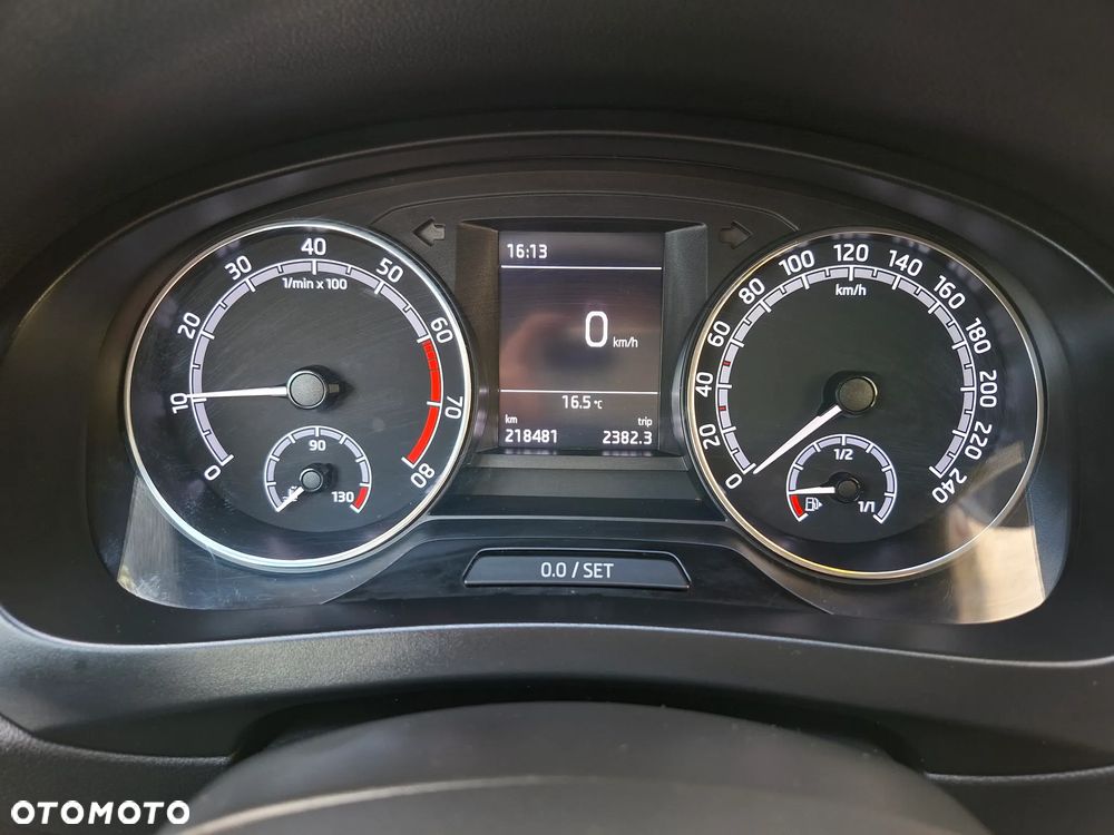 Skoda RAPID 1.0 TSI Style - 15