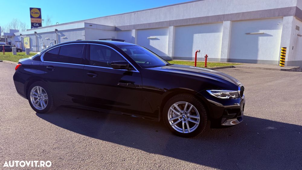 BMW Seria 3 330i xDrive Aut. Sport Line - 3