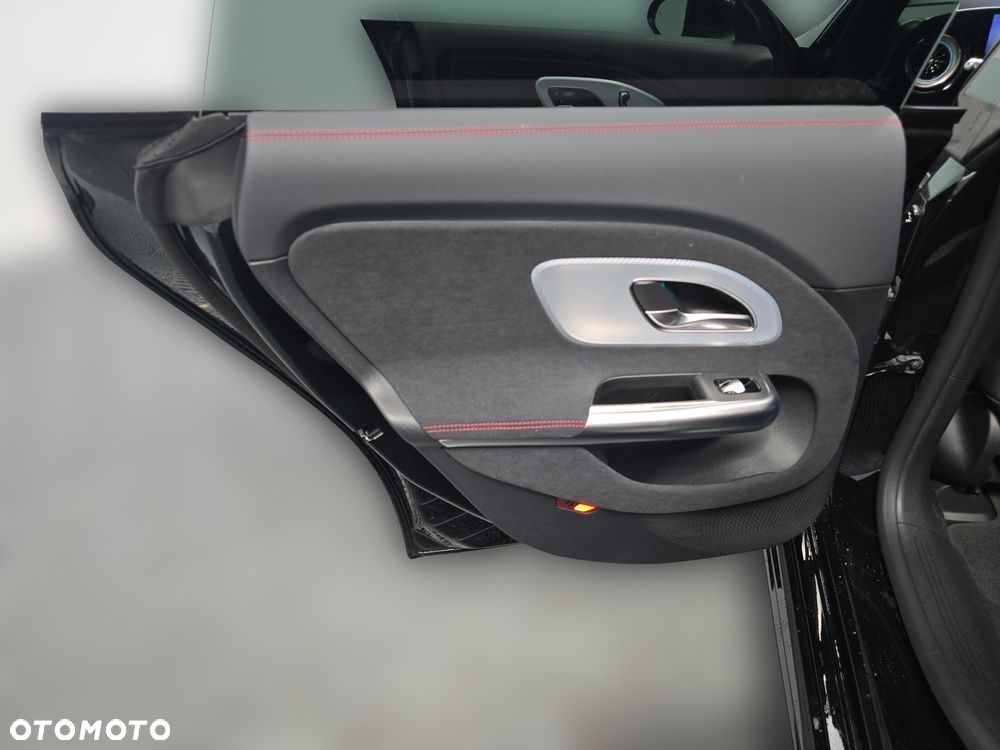 Mercedes-Benz CLA 200 mHEV 8G-DCT - 11