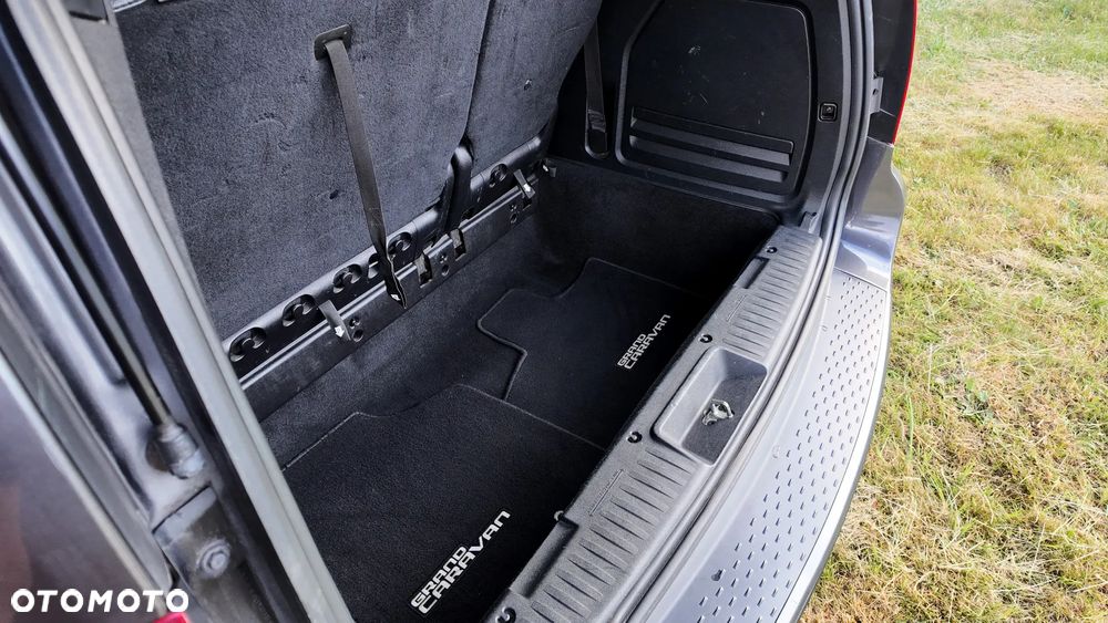 Dodge Grand Caravan - 31