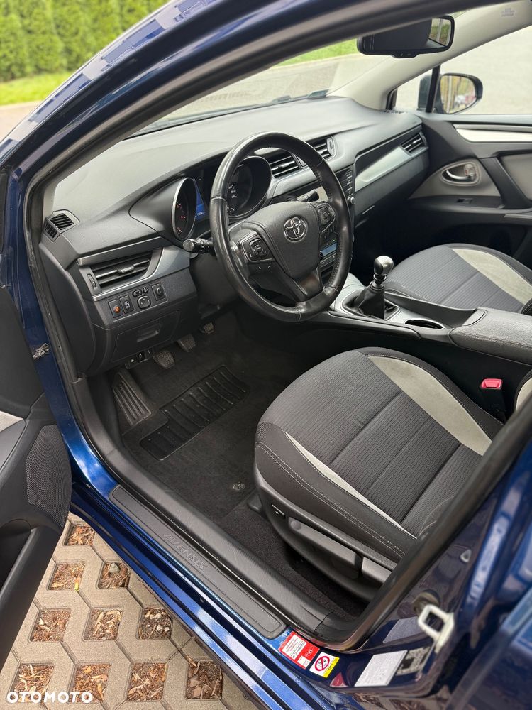 Toyota Avensis 2.0 D-4D Premium - 19