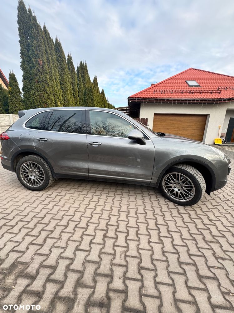 Porsche Cayenne - 4