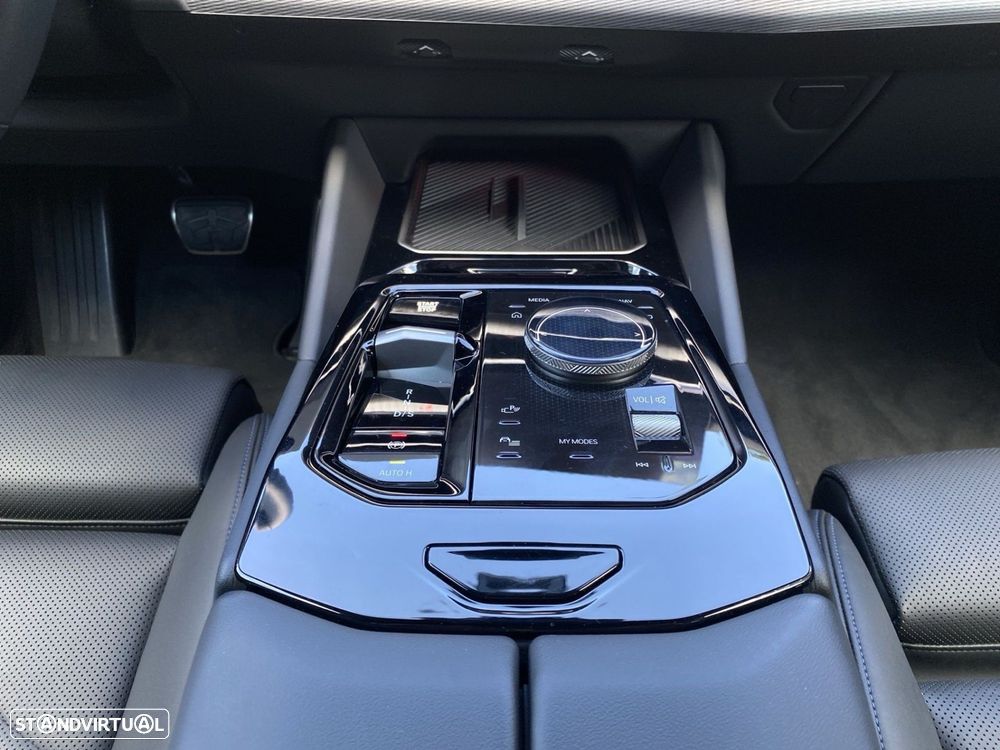 BMW 530 e Pack Desportivo M - 16