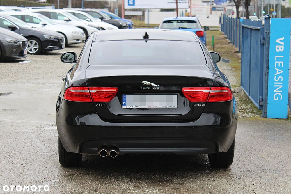 Jaguar XE - 9