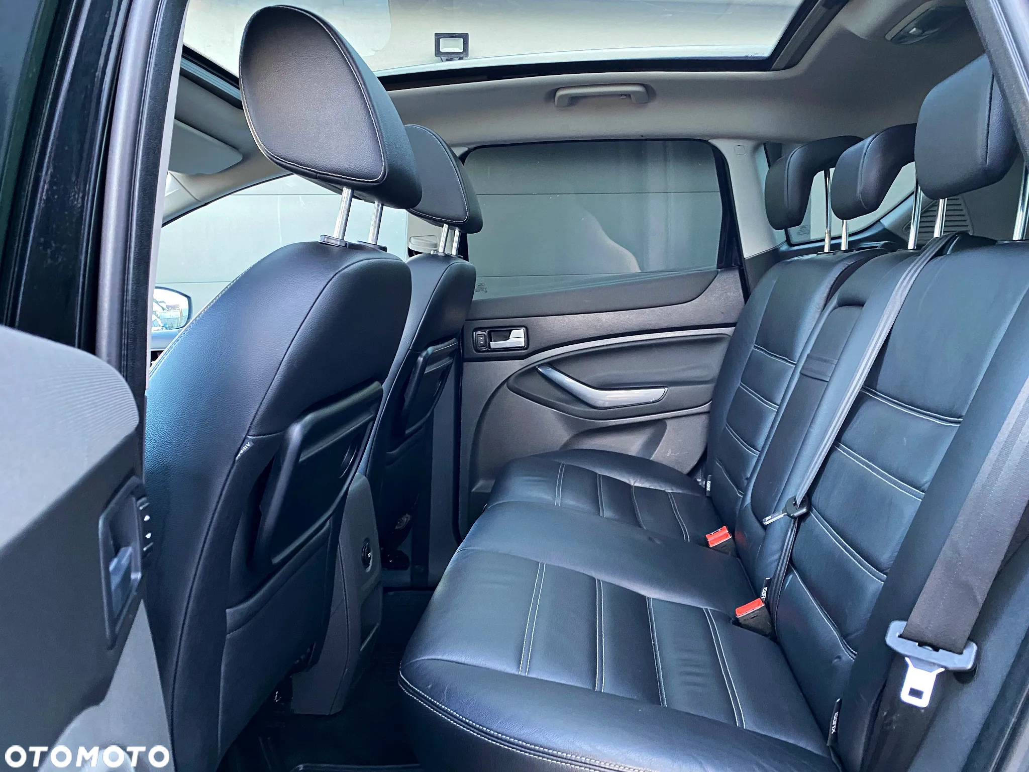 Ford Kuga 2.0 TDCi 2x4 Titanium - 23