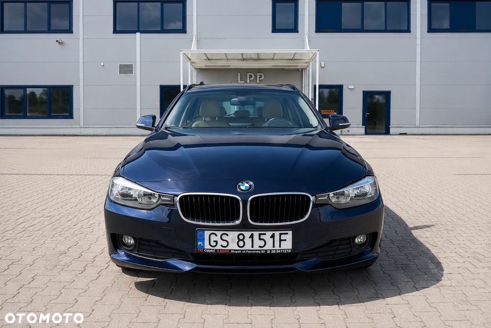 BMW Seria 3 318d Luxury Line EU6 - 2