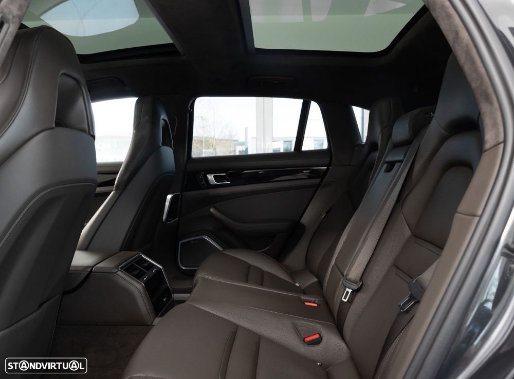 Porsche Panamera Sport Turismo 4S E-Hybrid - 13