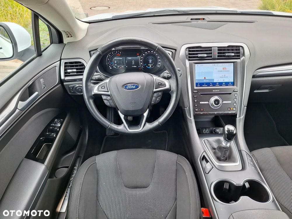 Ford Mondeo 2.0 EcoBlue Titanium - 26