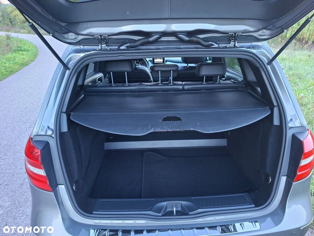 Mercedes-Benz Klasa B 180 BlueEFFICIENCY Edition 1 - 40