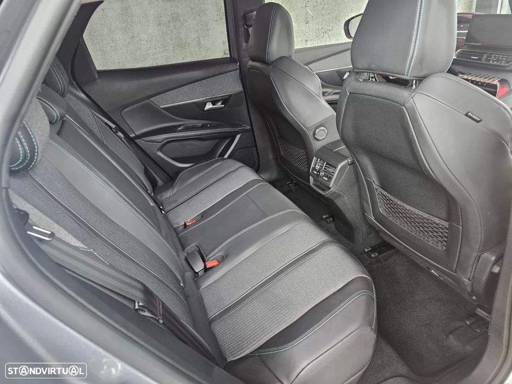 Peugeot 3008 Plug-In Hybrid 225 e-EAT8 Allure Pack - 11