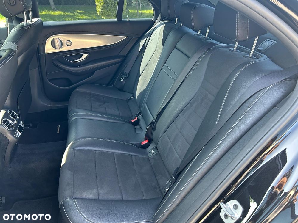 Mercedes-Benz Klasa E 220 d 4-Matic 9G-TRONIC - 17