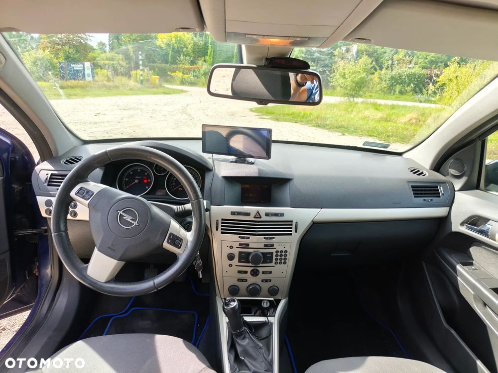 Opel Astra 1.9 CDTI Cosmo - 9