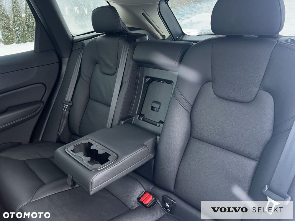 Volvo XC 60 B5 B AWD Plus Dark - 11