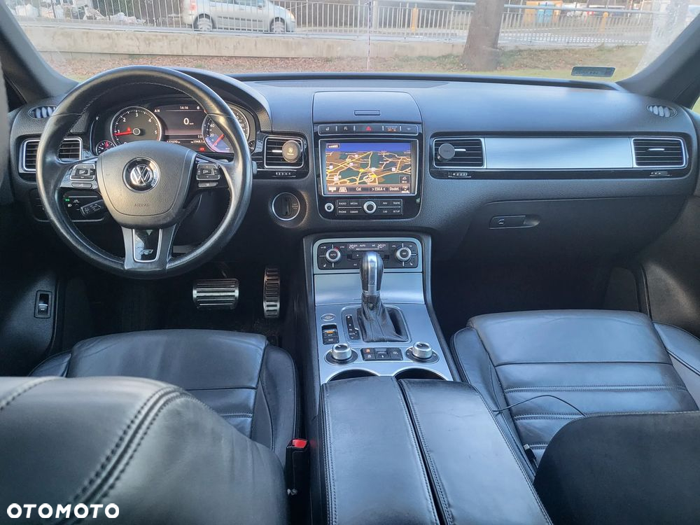 Volkswagen Touareg 3.0 V6 TDI BMT Perfectline R-Style - 24