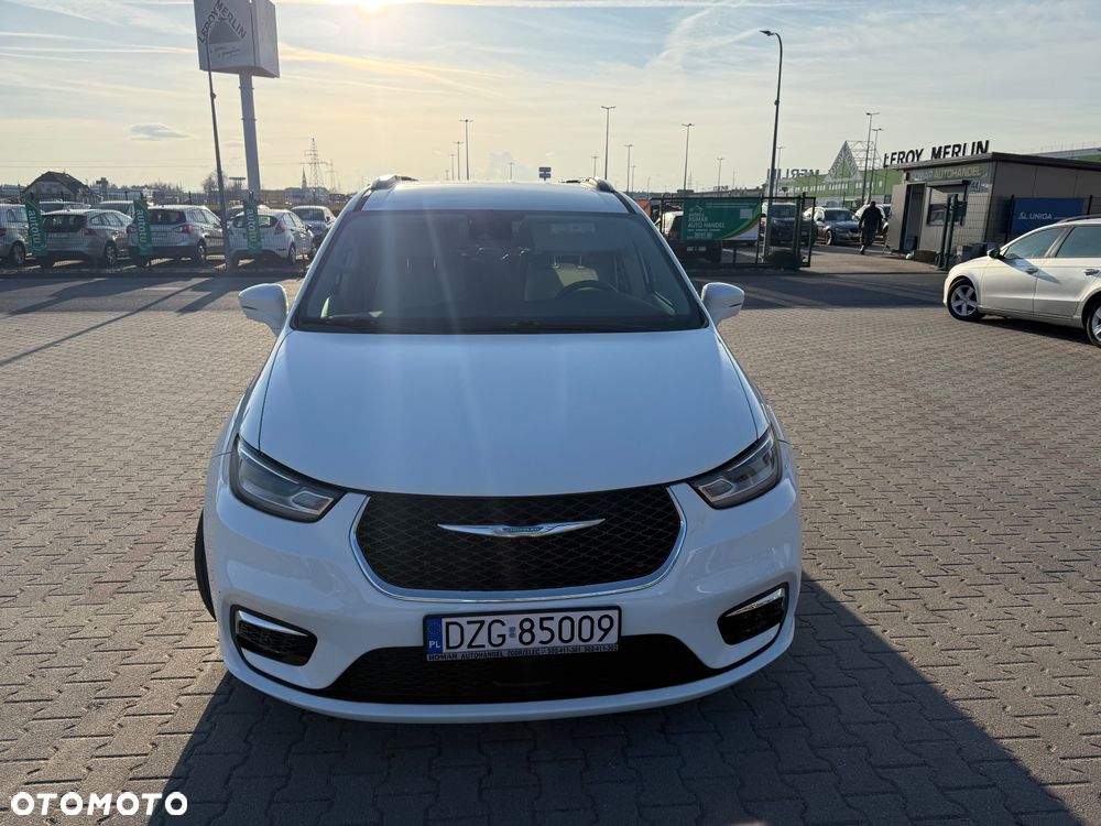 Chrysler Pacifica - 2