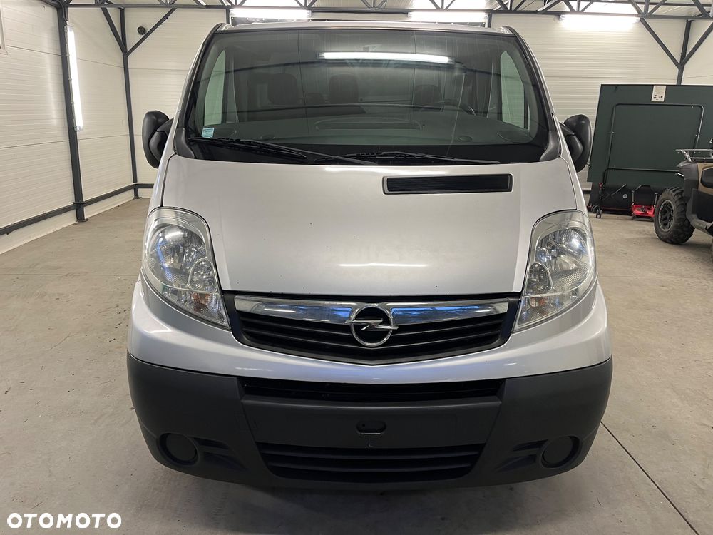 Opel Vivaro - 10