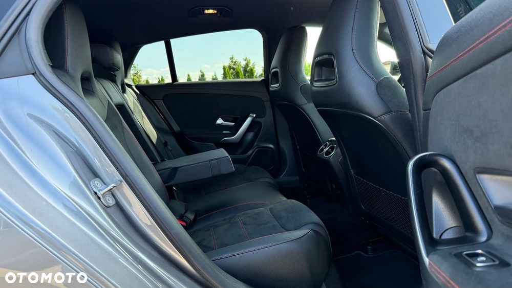 Mercedes-Benz CLA 200 AMG Line 7G-DCT - 20