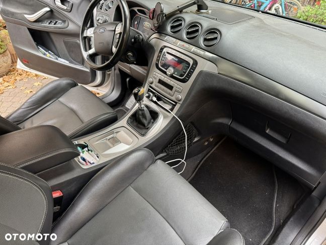 Ford Galaxy 2.0 TDCi Ghia - 4