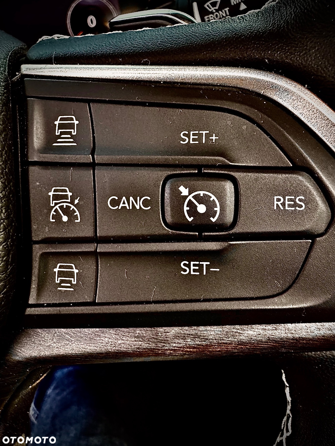 Jeep Grand Cherokee - 22