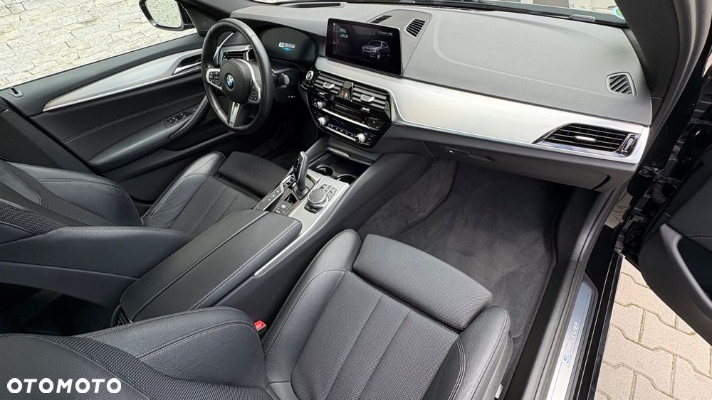 BMW Seria 5 530e iPerformance GPF M Sport sport - 30