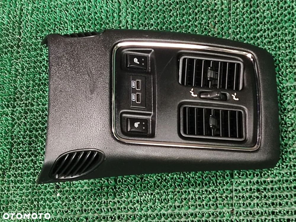 JEEP GRAND CHEROKEE WK2 16-21r Kratka Nawiewu Tunelu Środkowego - 1