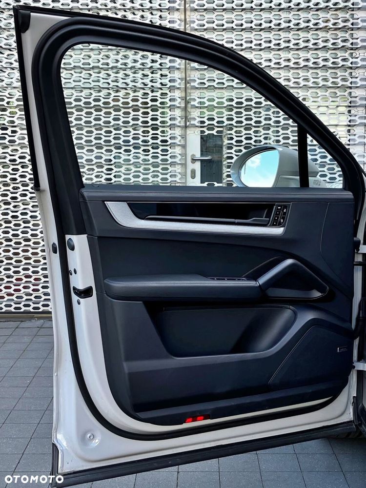 Porsche Cayenne - 18