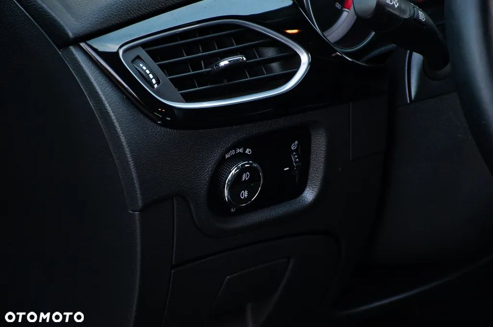 Opel Astra 1.4 Turbo Dynamic - 34