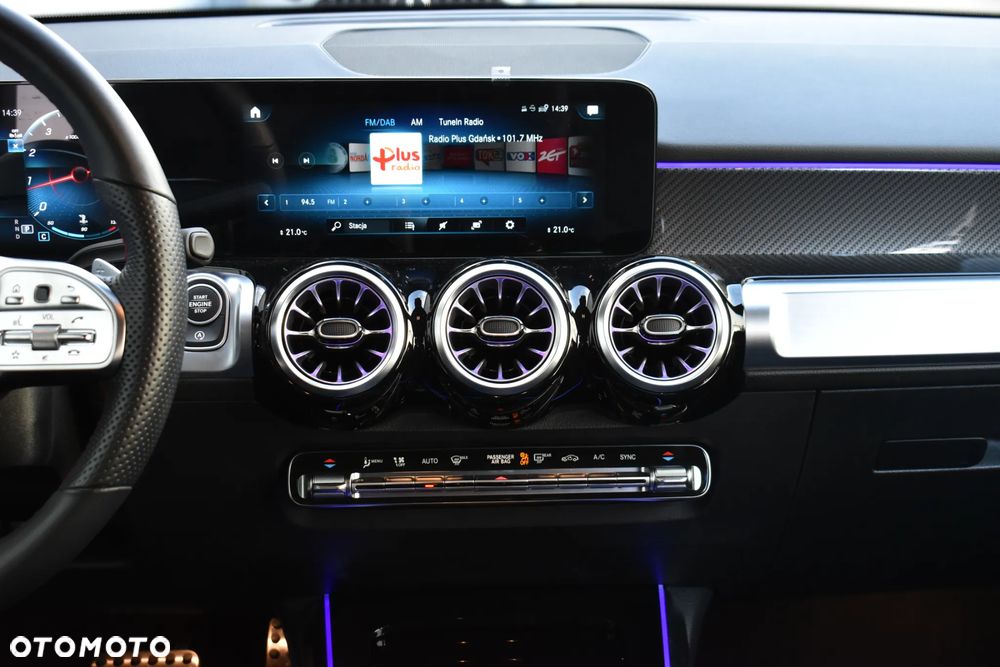 Mercedes-Benz GLB 200 4-Matic AMG Line 8G-DCT - 17