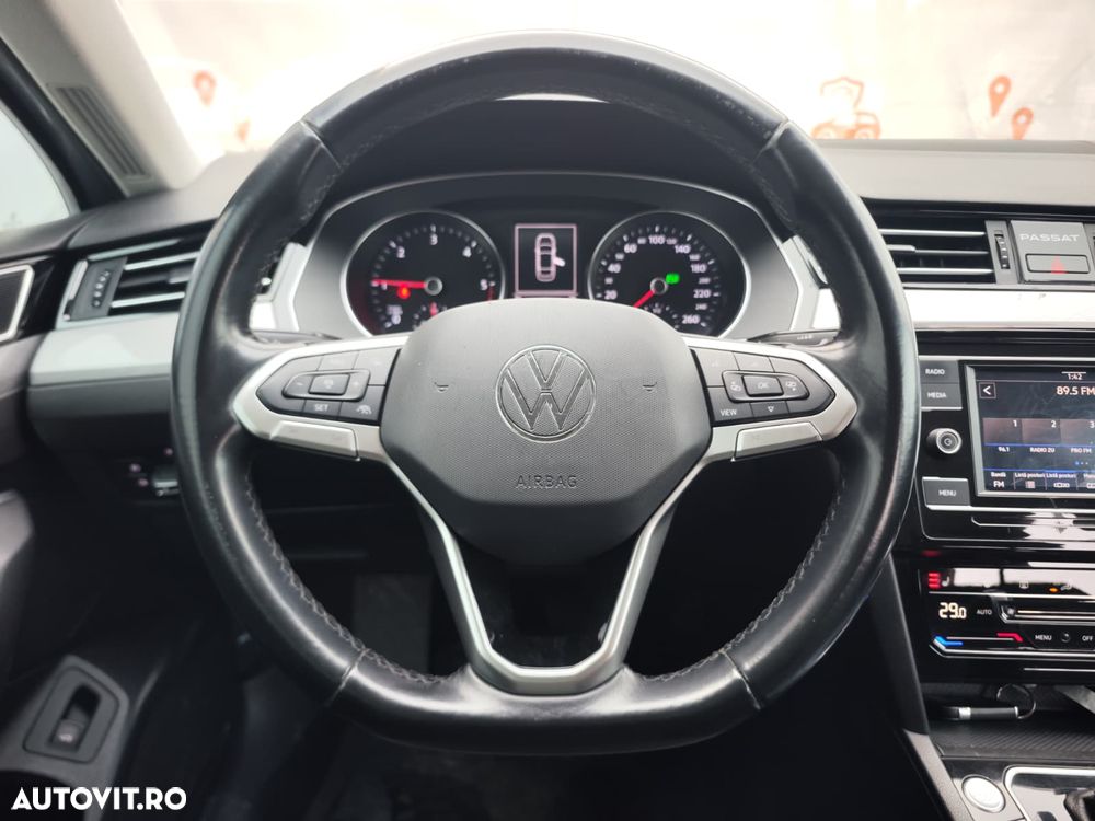 Volkswagen Passat - 25