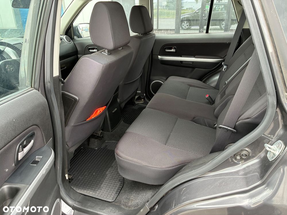 Suzuki Grand Vitara 1.9 DDiS Premium EU5 - 10