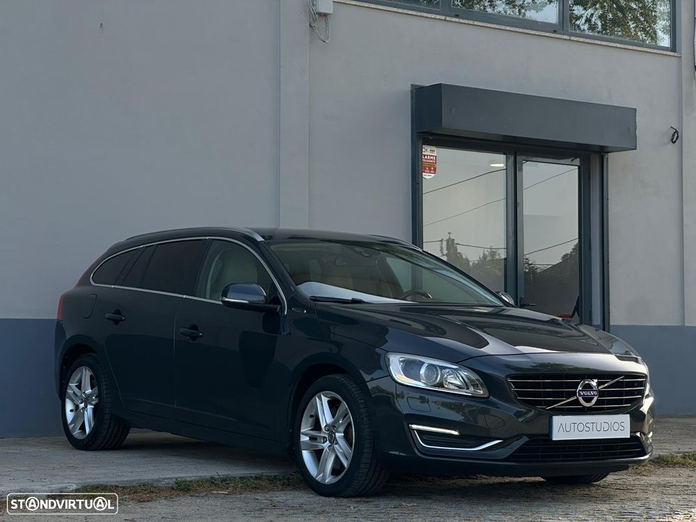 Volvo V60 2.4 D6 Summum AWD Phev - 3