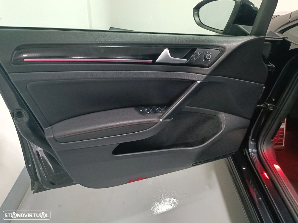 VW Golf GTI Performance BlueMotion DSG - 10