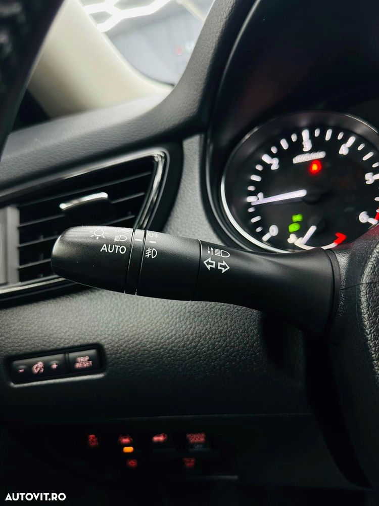 Nissan X-Trail 1.6 dCi ALL-MODE 4x4i Tekna - 30