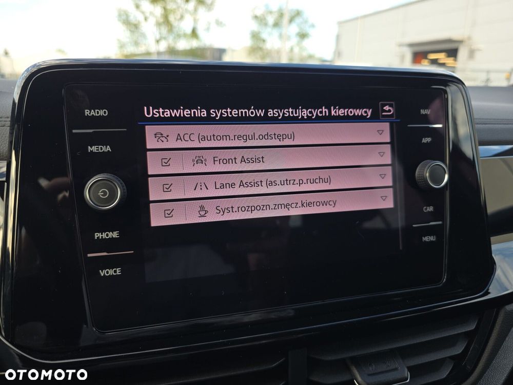 Volkswagen T-Roc 1.5 TSI Style DSG - 23