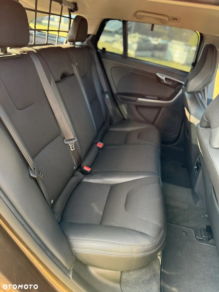 Volvo V60 Cross Country D4 Drive-E Momentum - 11