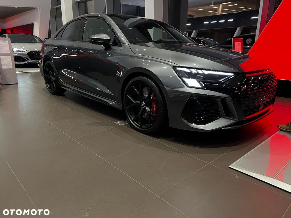 Audi RS3 Limousine - 7