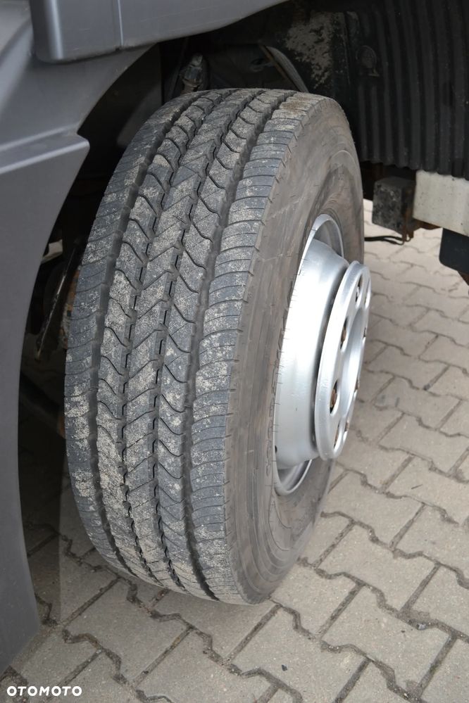 MAN TGM 26.290 TYLKO 263 tys. km TRZECIA OŚ SKRĘTNA MOŻLIWOŚĆ REJESTRACJI JAKO POMOC DROGOWA PLATFORMA dł. 7.4 m - 16