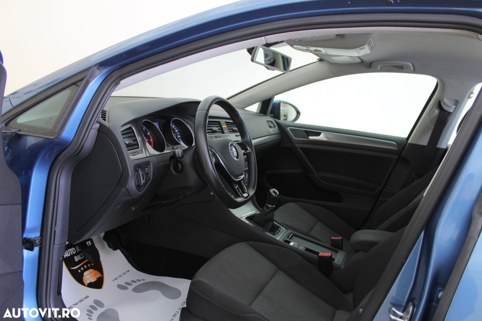 Volkswagen Golf - 12