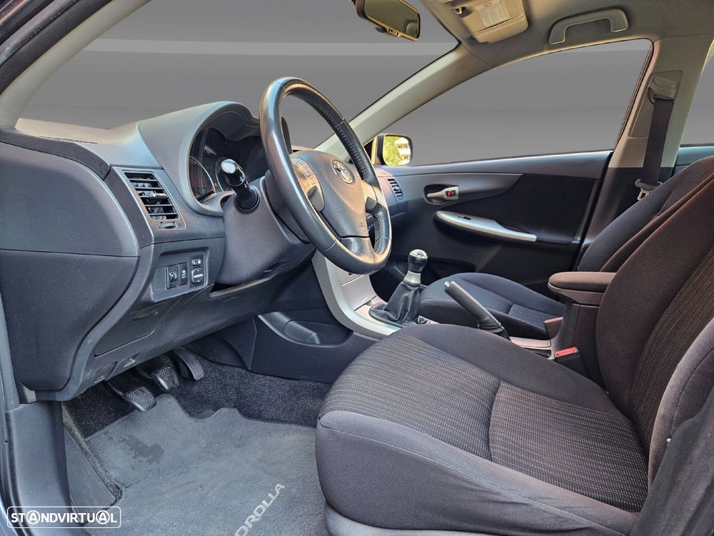Toyota Corolla 1.4 D-4D - 23